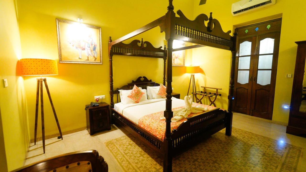Surya Kiran Heritage Hotel Панаджи Экстерьер фото