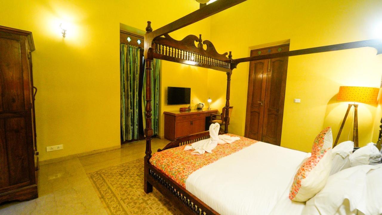 Surya Kiran Heritage Hotel Панаджи Экстерьер фото