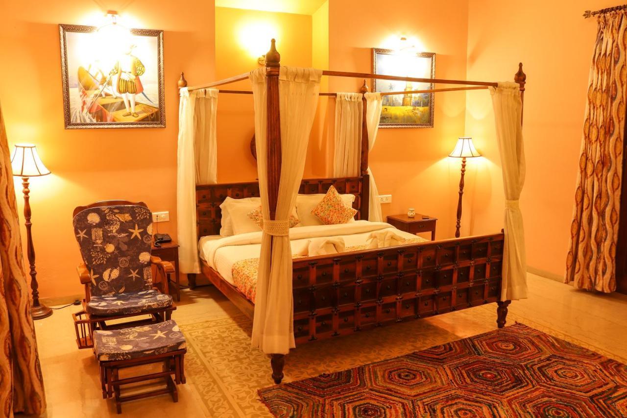 Surya Kiran Heritage Hotel Панаджи Экстерьер фото
