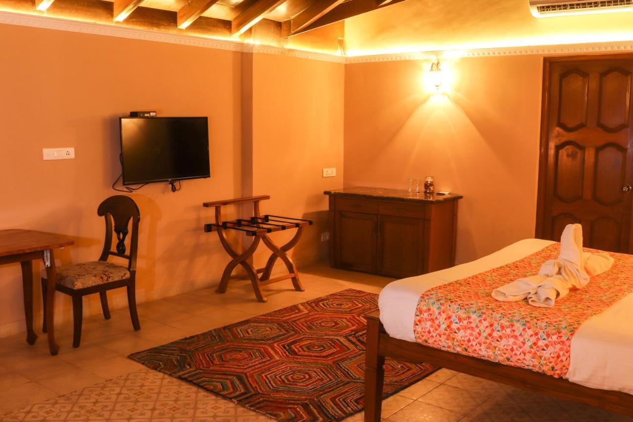 Surya Kiran Heritage Hotel Панаджи Экстерьер фото