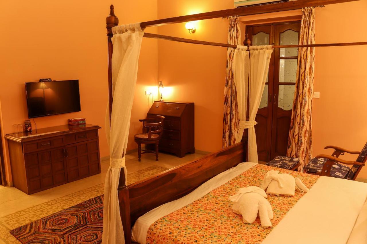 Surya Kiran Heritage Hotel Панаджи Экстерьер фото