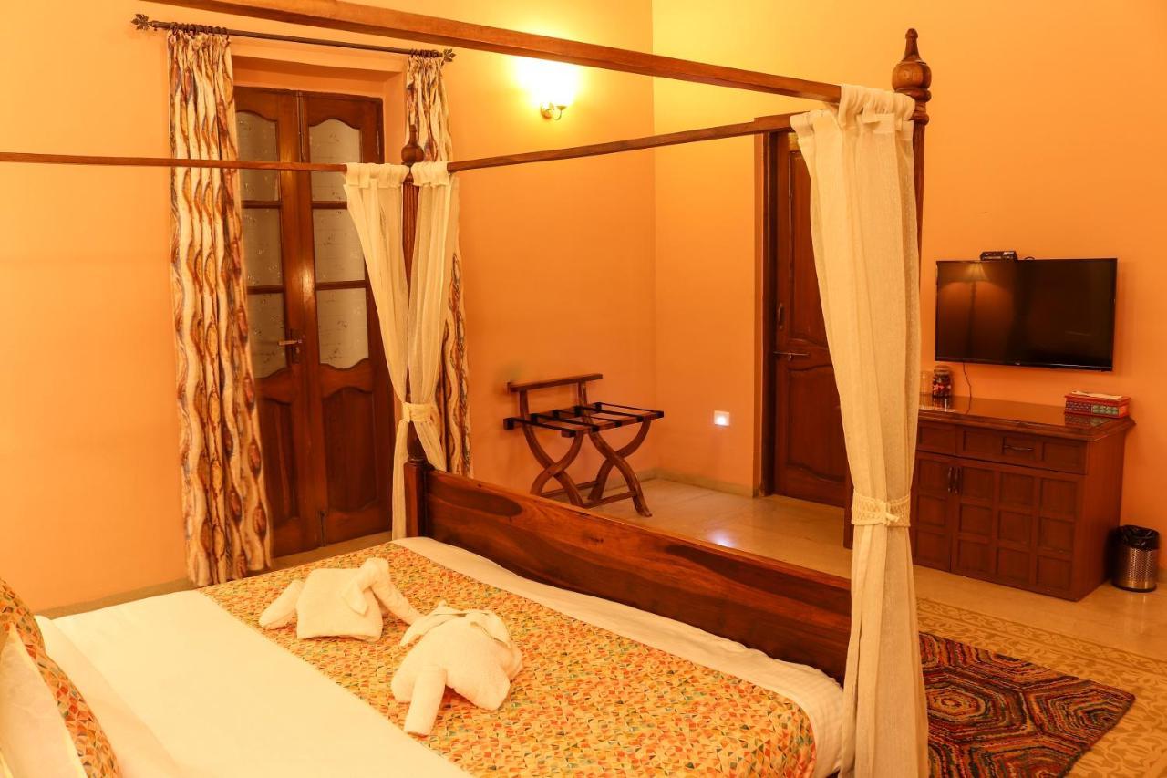 Surya Kiran Heritage Hotel Панаджи Экстерьер фото